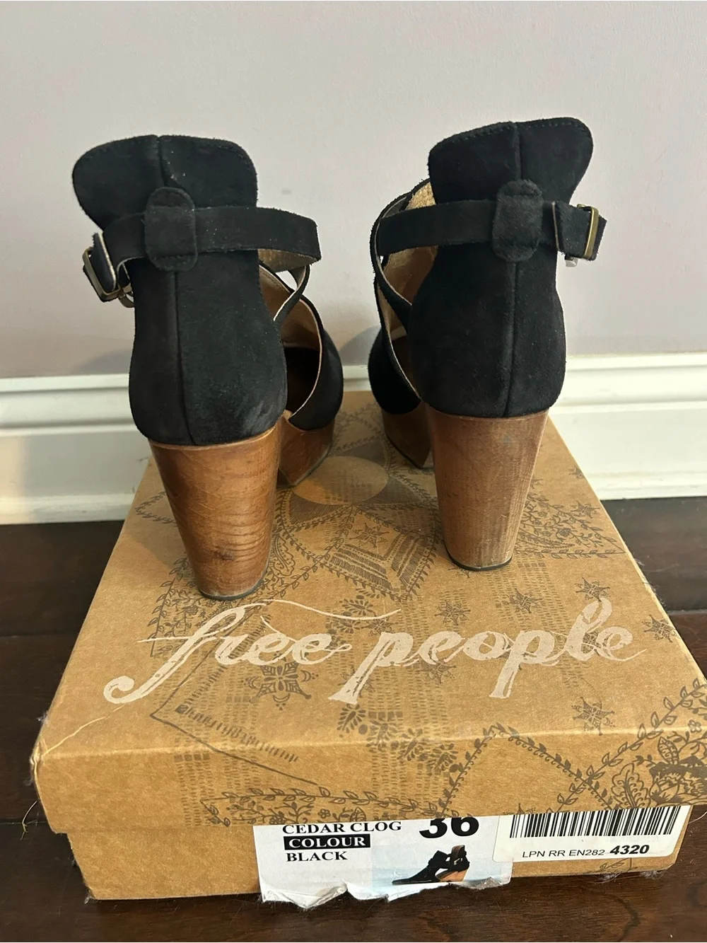 Free People Cedar Black Suede Clog Heels size 36